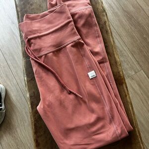 Vuori Women's Leggings in Rust